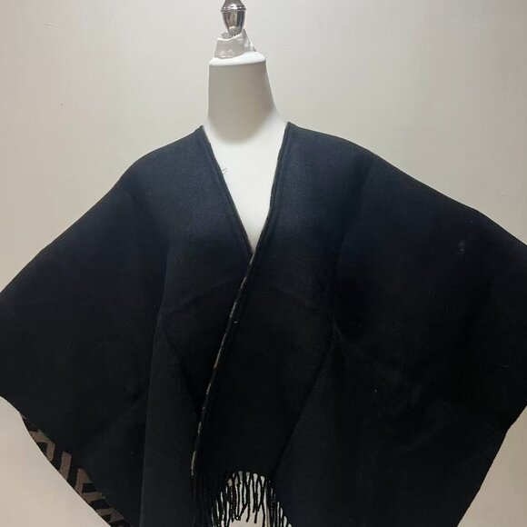 Fendi Shawl - Picture 6 of 7